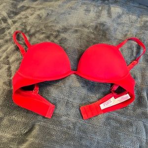 Victoria's Secret PINK Wear Everywhere Push Up Bra; 34D; Red